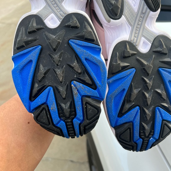 Women’s Adidas Falcon - Picture 5 of 5